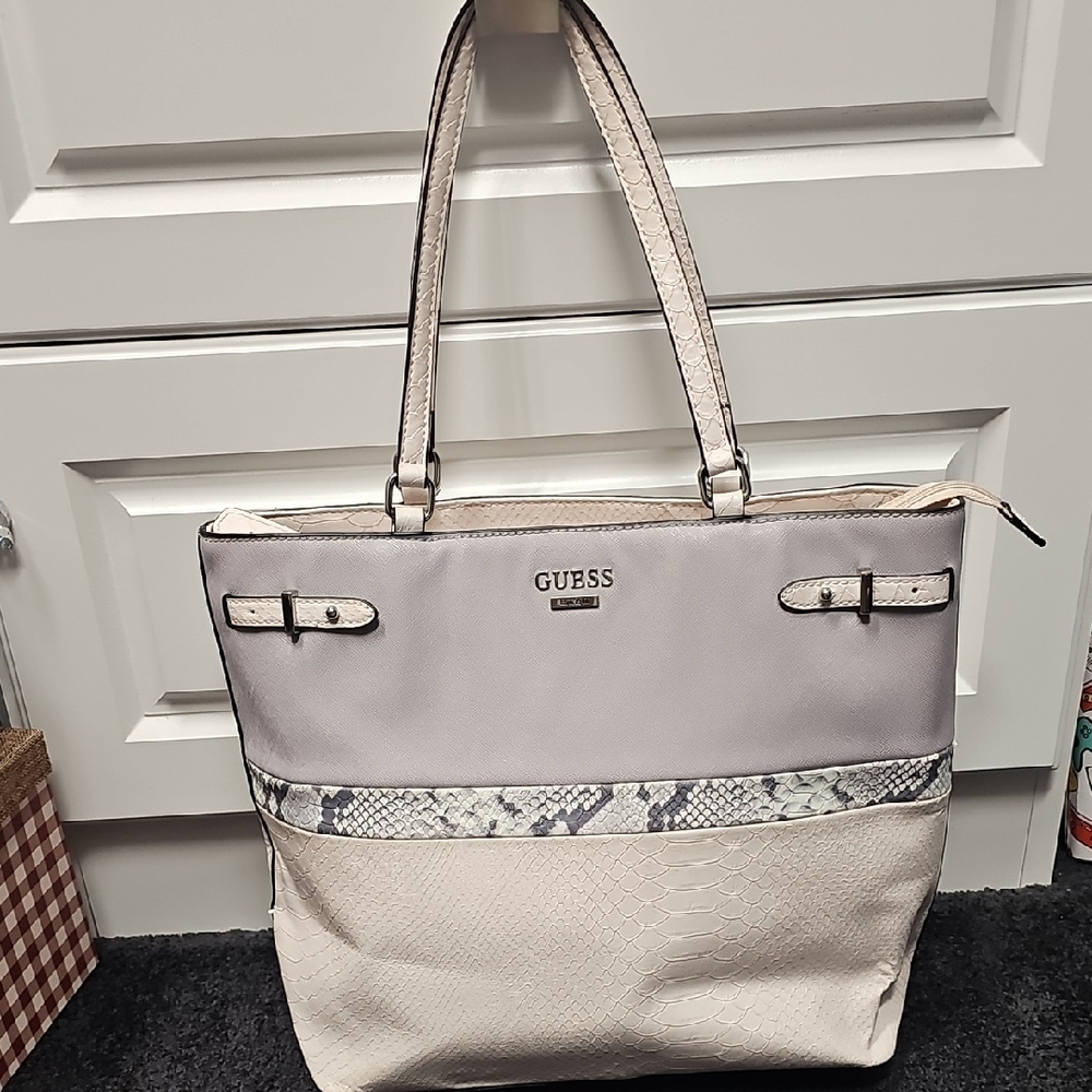 Guess Women's Tote in Gray and Cream